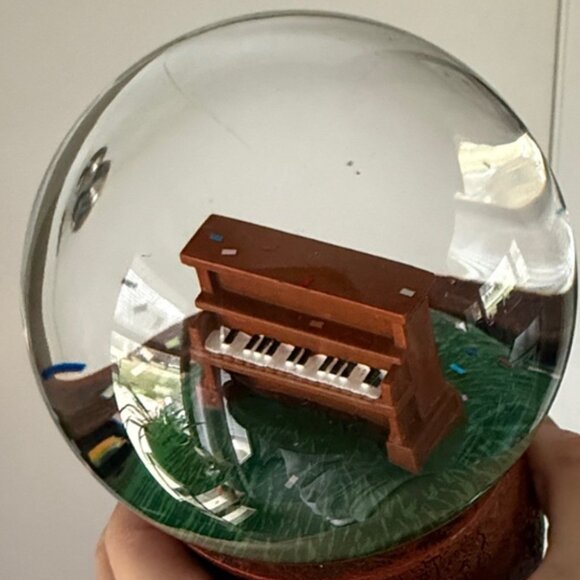 Taylor Swift- ERAs Tour- Snow Globe- Accoustic- NEW IN BOX - Picture 3 of 3